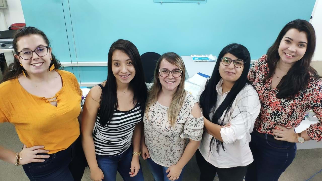 Da esquerda para direta: Gabriela, Paloma, Laiane, Taís e Natália - Foto: Leo Lima