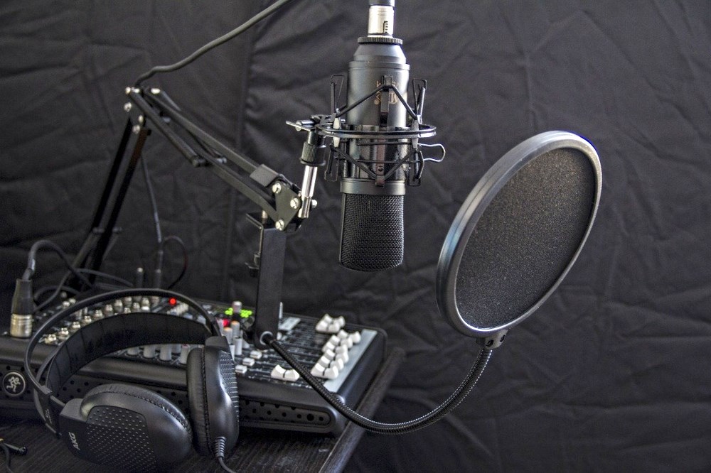 Condomínio cria rádio interna durante quarentena
                                                