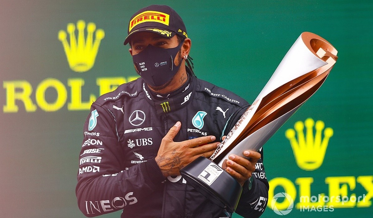 https://cdn-1.motorsport.com/images/amp/YN1oypP2/s6/race-winner-lewis-hamilton-mer.jpg