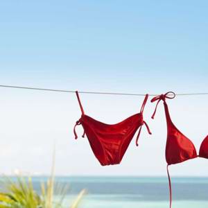 Dicas de como lavar e cuidar dos biquínis e das roupas de banho