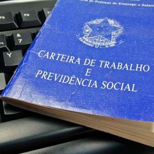 Bem longe dos problemas trabalhistas