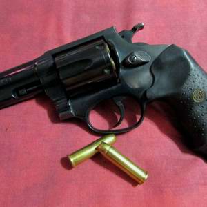 Homem atira na mulher e se mata em Ribeirão Preto
