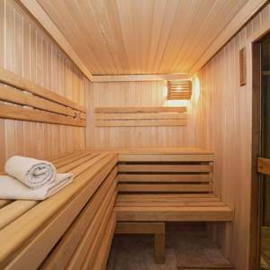 Sauna de condomínio de luxo em Petrópolis pega fogo