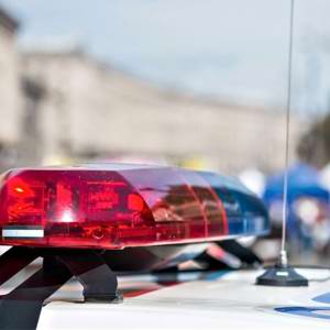 PM aponta arma e agride adolescentes dentro de condomínio