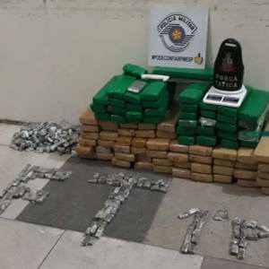 Trio é preso com mais de 80 quilos de maconha em condomínio de Votorantim