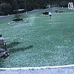 Porteiro evita que idosa caia em golpe de cartão de crédito