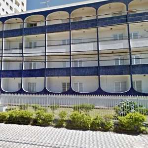 Motorista perde controle e invade condomínio na Praia Grande