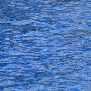 Bebê morre após cair em piscina de condomínio no litoral 