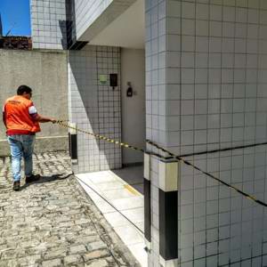Defesa Civil interdita edifício por evolução de rachaduras