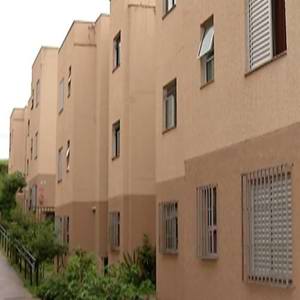 Moradores reclamam de infiltrações em unidades de programa 