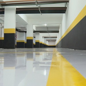 Garagem que desmoronou há 2 anos é reinaugurada 