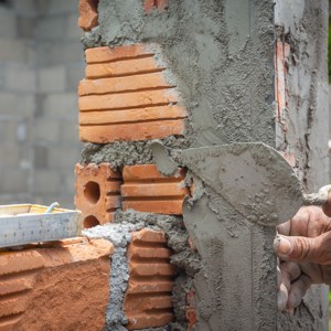 Morador pode fazer obra em área pertencente ao condomínio, mas de uso exclusivo?