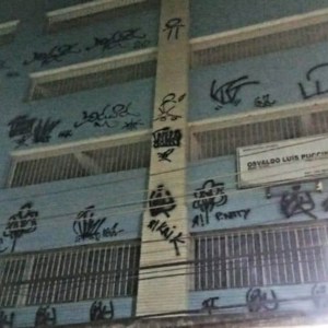 Homem é preso pichando prédio no Rio de Janeiro