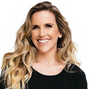 Apresentadora com coronavírus causa pânico em condomínio de luxo