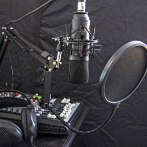 Condomínio cria rádio interna durante quarentena