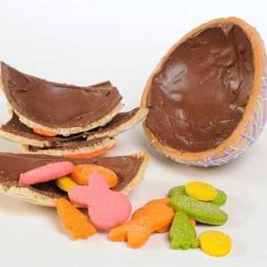 Bolachas Decoradas: A chef confeiteira Fernanda Ribeiro substitui o clássico chocolate por bolacha e traz ineditismo para a Páscoa