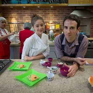 Receita: O Salmón de Chile une a Masterchef Jr. Valentina Schulz e Daniel Warren do Gloob para receitas infantis