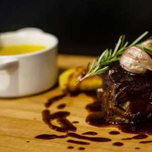 Supra di Mauro Maia celebre segundo aniversário com menu degustação harmonizado