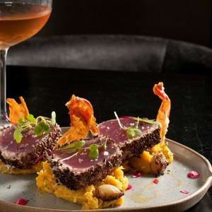 Terço Bar une alta gastronomia, coquetelaria e carta de vinhos prodigiosa