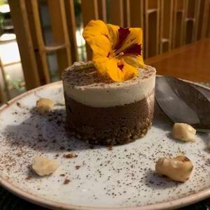 Viva Bem Orgânicos inaugura empório, restaurante e bar em novo endereço