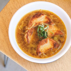 Panda Ya: Chef Victor Wong inova menu de sua guiozaria