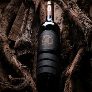 90 anos da Aurora é marcado com vinho comemorativo