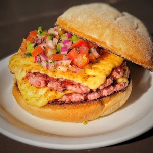 All In faz 5 anos de vida no dia mundial do hambúrguer e traz nova receita no menu