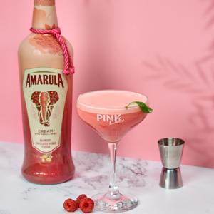 Amarula Raspberry: Marca africana lança novo sabor de framboesa no Brasil