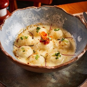 Carol Lamaita: A arte feita com as mãos