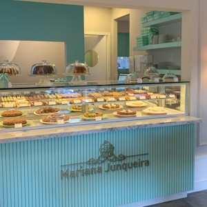 A Cake designer Mariana Junqueira apresenta impecável linha home & tableware 