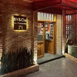 Bacalhau Vinho & Cia inaugura casa nova na avenida Pacaembu