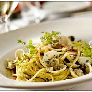 O italiano Benedictine apresenta cozinha afinada durante o almoço e apetece habitués com menu clássico do país da bota