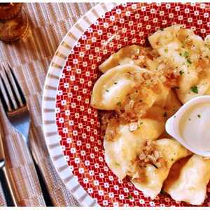 O russo Camarada Bistrô lança novo menu Slavo em SP