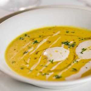 Receita de inverno: Creme de abóbora cabotiá, amora de curry e creme azedo do chef Sergio França da Brasserie Des Arts