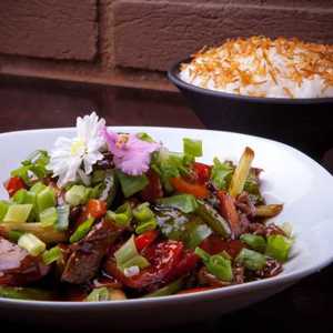 Namga abre suas portas e apresenta culinária clássica tailandesa no bairro de Perdizes