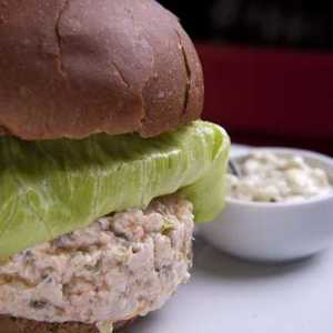 Hamburgueria 162 abre filial em Moema e traz novidades gourmet no cardápio