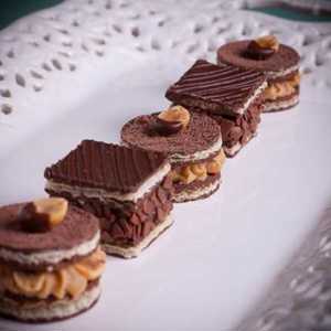 Pâtisserie Lia Jordão traz gastronomia elegante em forma de doces e bolos para casamento