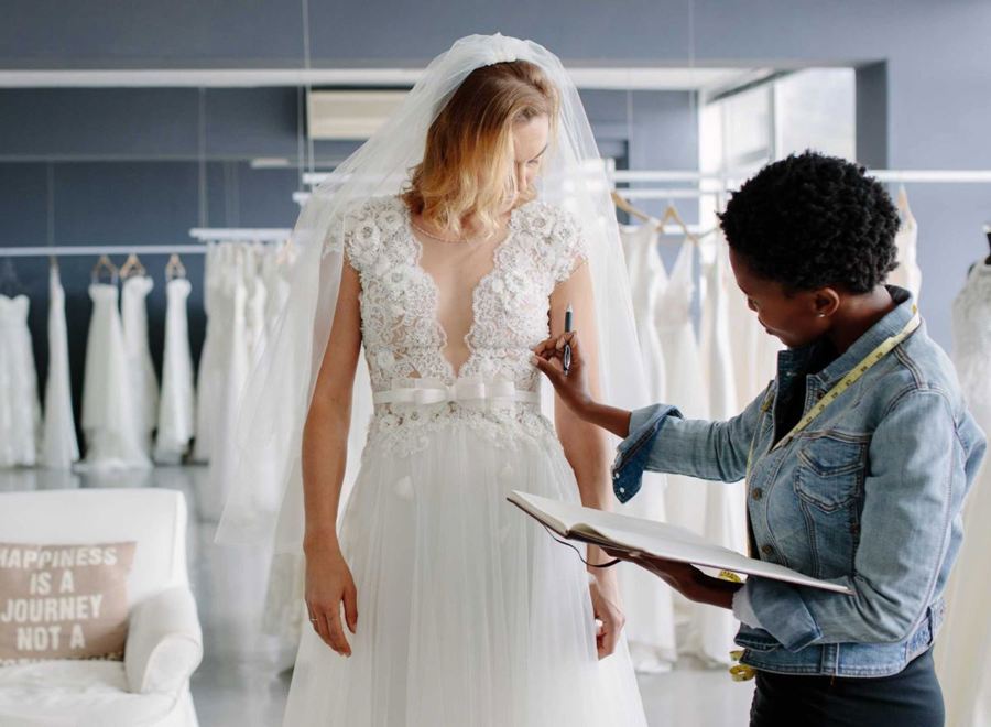 Atendimento personalizado no atelier Lili Vieira