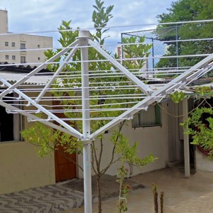 Varal ou secadora? Saiba quais peças devem secar em cada um