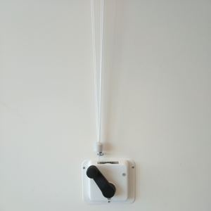 Manivela para Varal Tradicional Teto/Parede Branco / Maçaneta Preta 