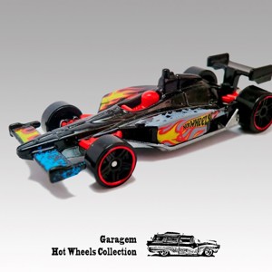 2011 IndyCar Oval Course Race Car