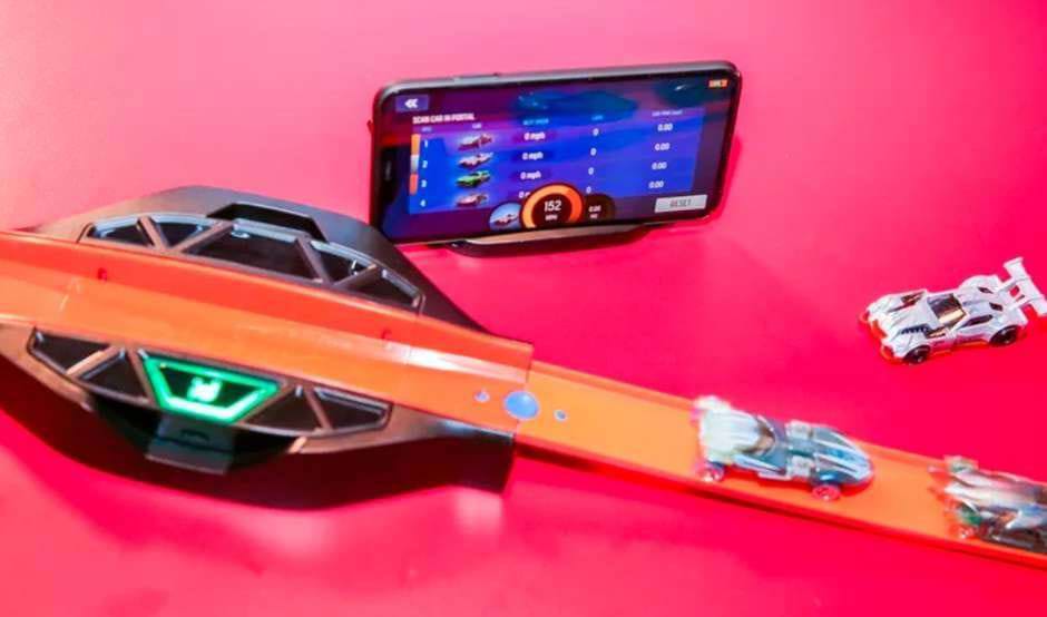 Carrinhos da Hot Wheels com chip NFC e conexão com smartphone